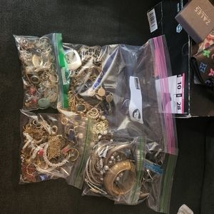 90% wearable jewelry lot